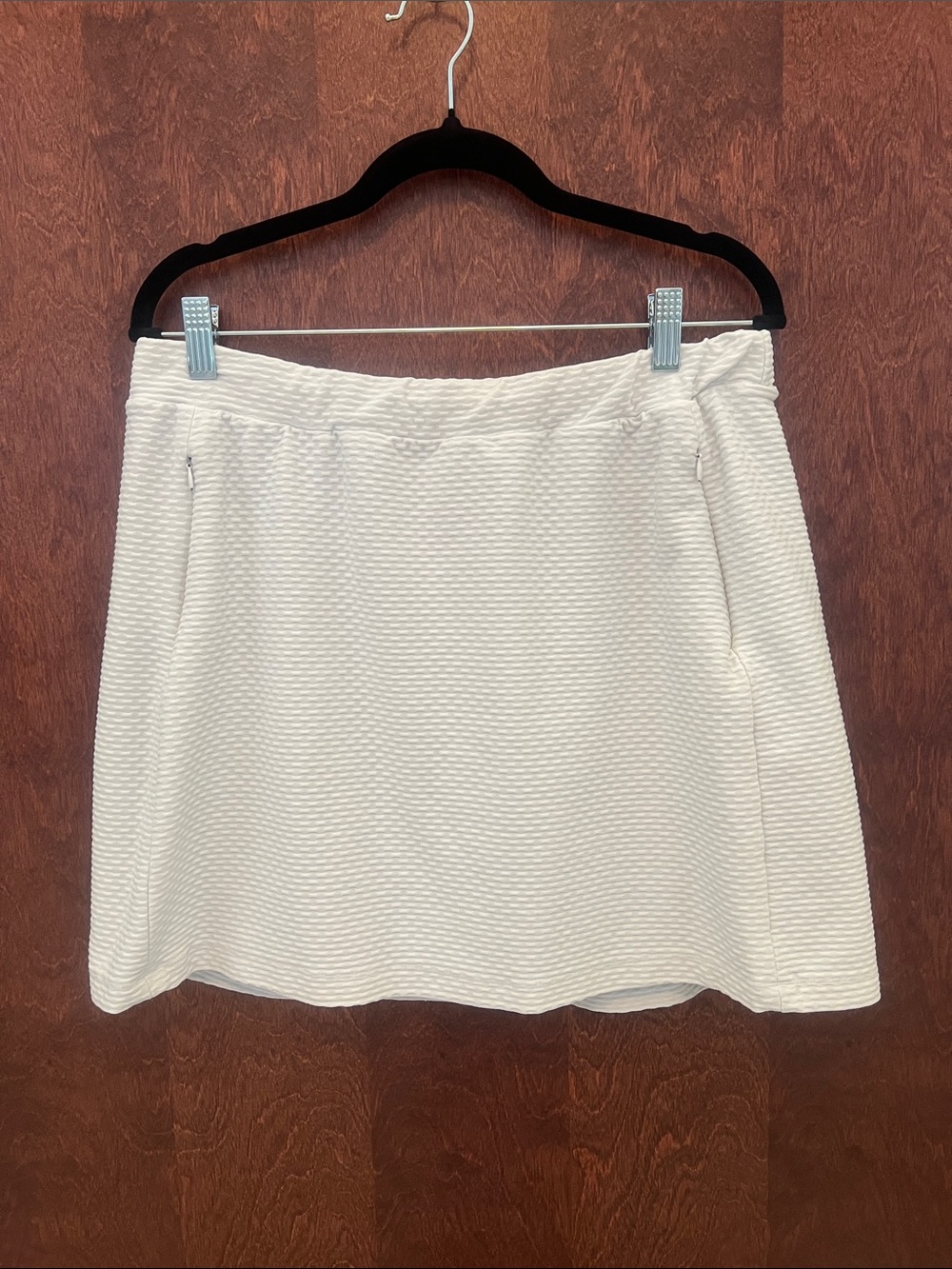 Tail Woman’s Cream Textured A-Line Golf Skirt. Size Large